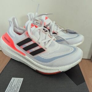 BNWT in Original Box Women's Adidas Ultraboosts (Size 7)